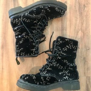 Women’s Velvet Dr.Martens